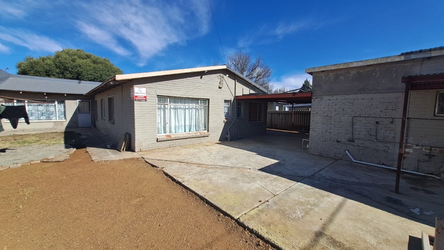 11 Bedroom Property for Sale in Brandwag Free State
